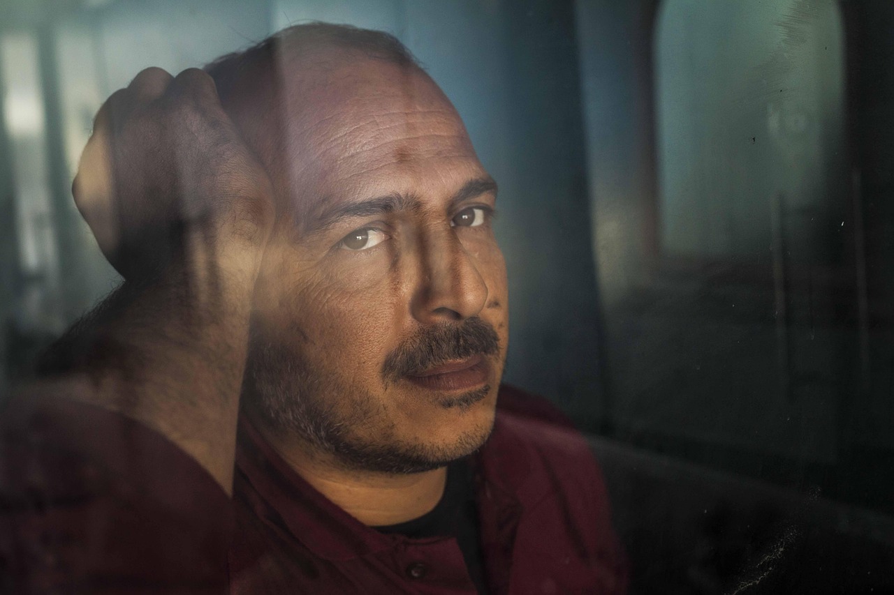 社会人が矯正治療後にマスクを取れた後の不安を解消する方法は？